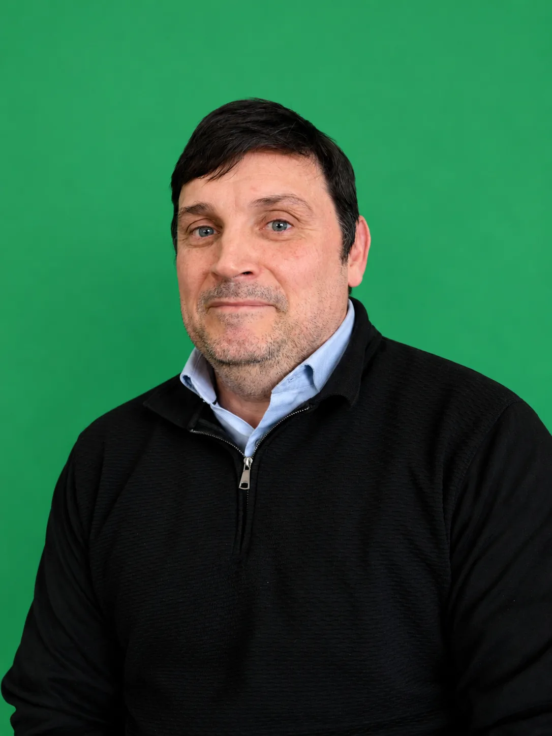Portrait of Dennis Morales, Sales Development Representative at Osiris IT.